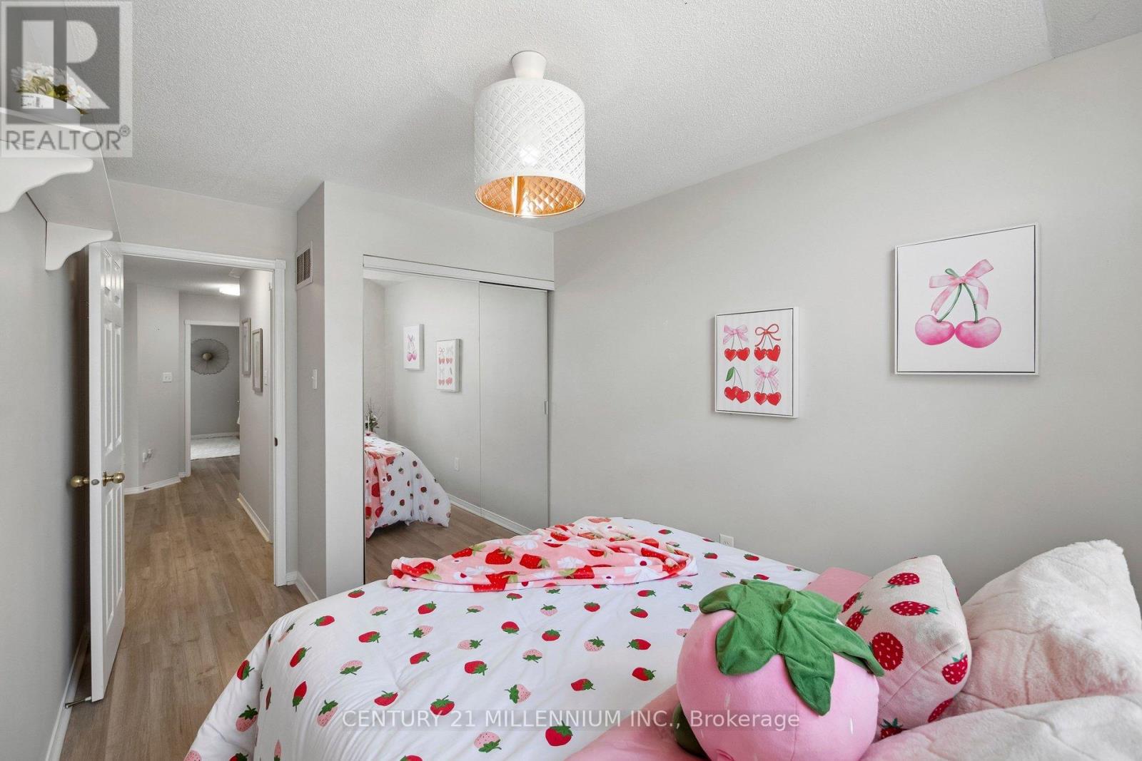 116 WOODROOF CRESCENT - 34