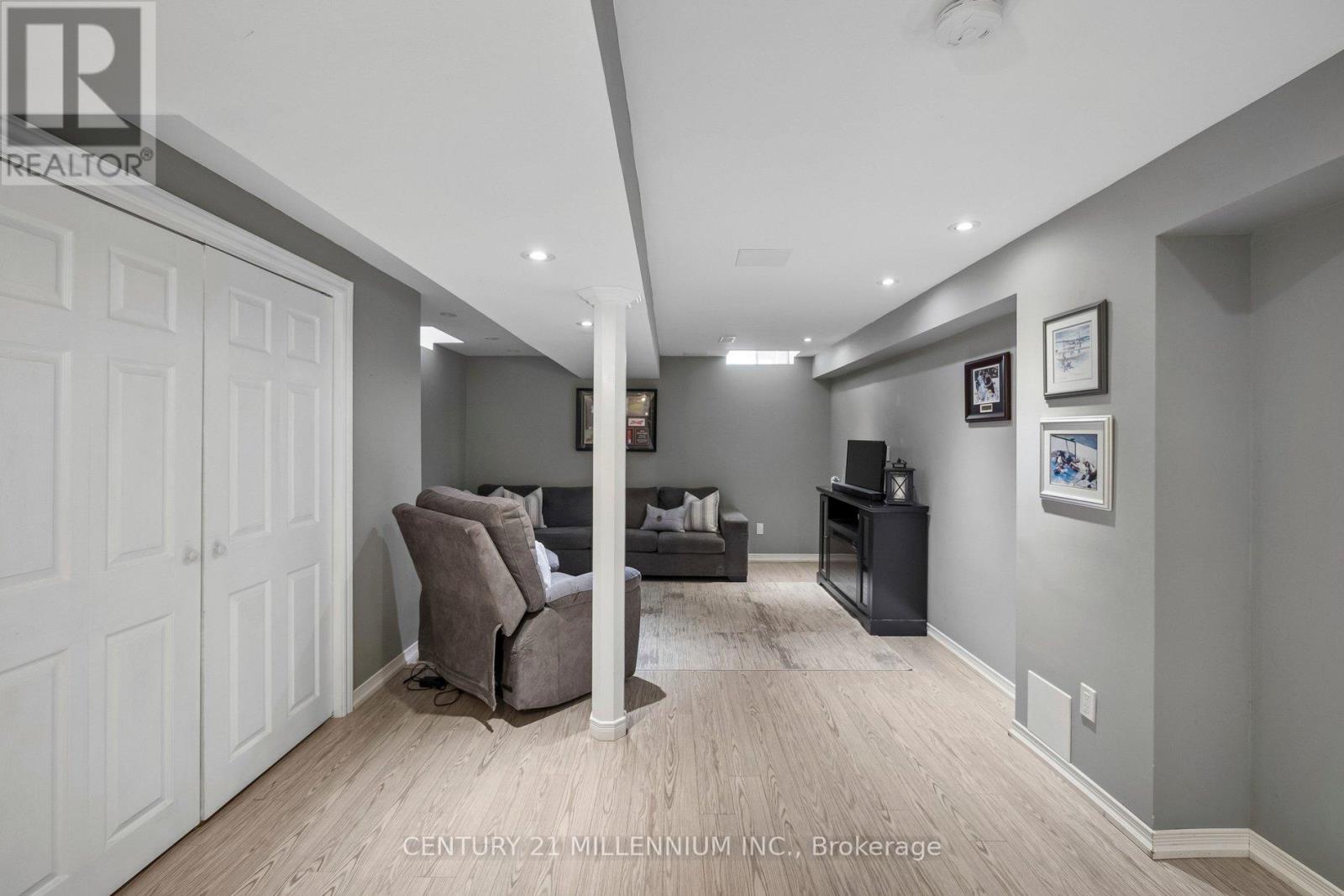 116 WOODROOF CRESCENT - 39