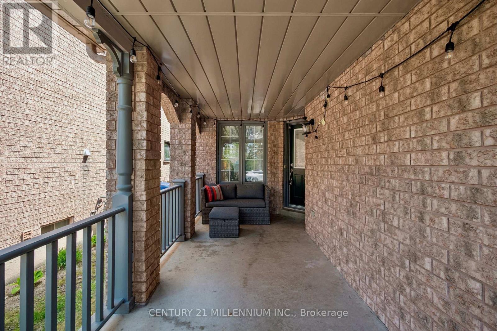 116 WOODROOF CRESCENT - 4