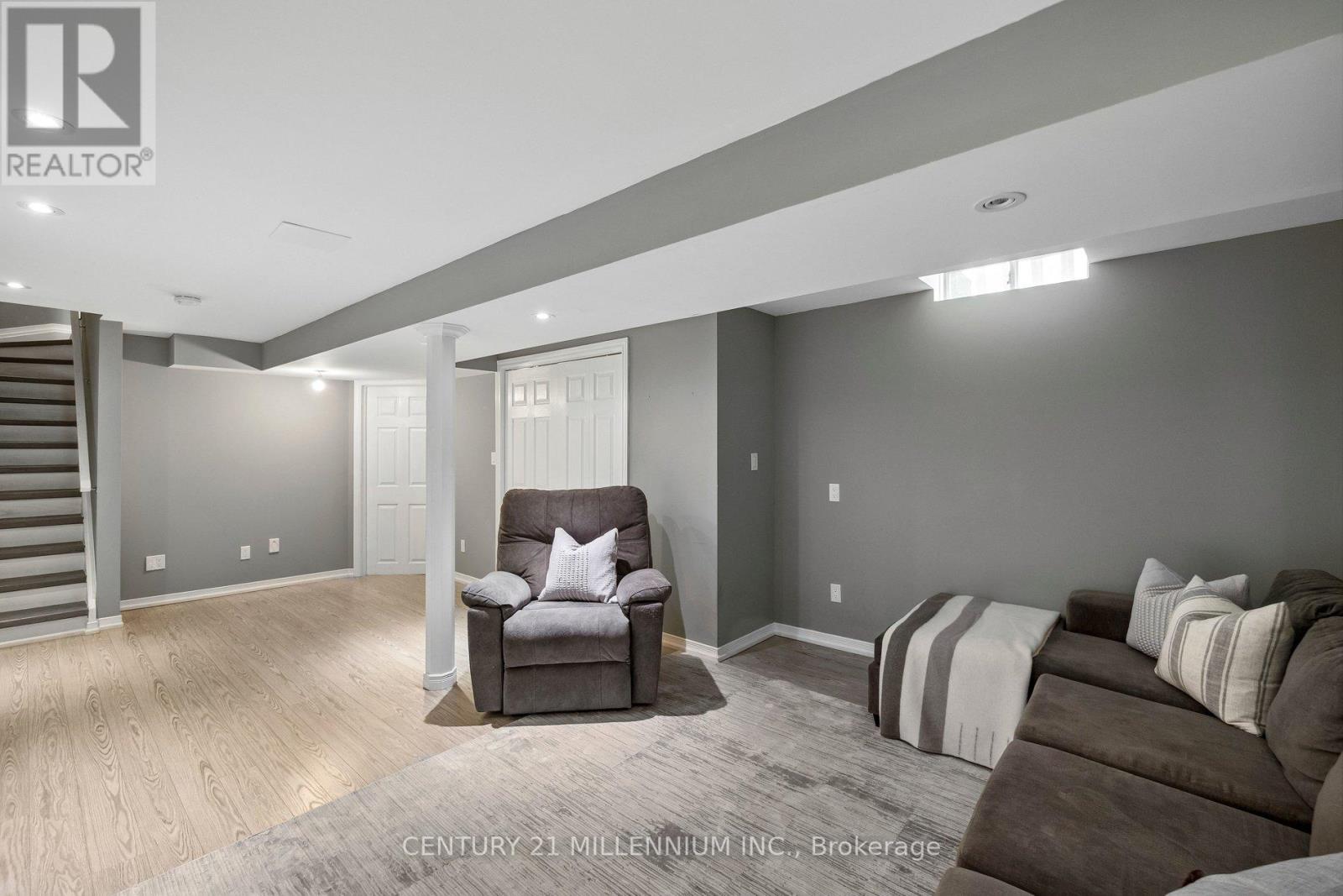116 WOODROOF CRESCENT - 40
