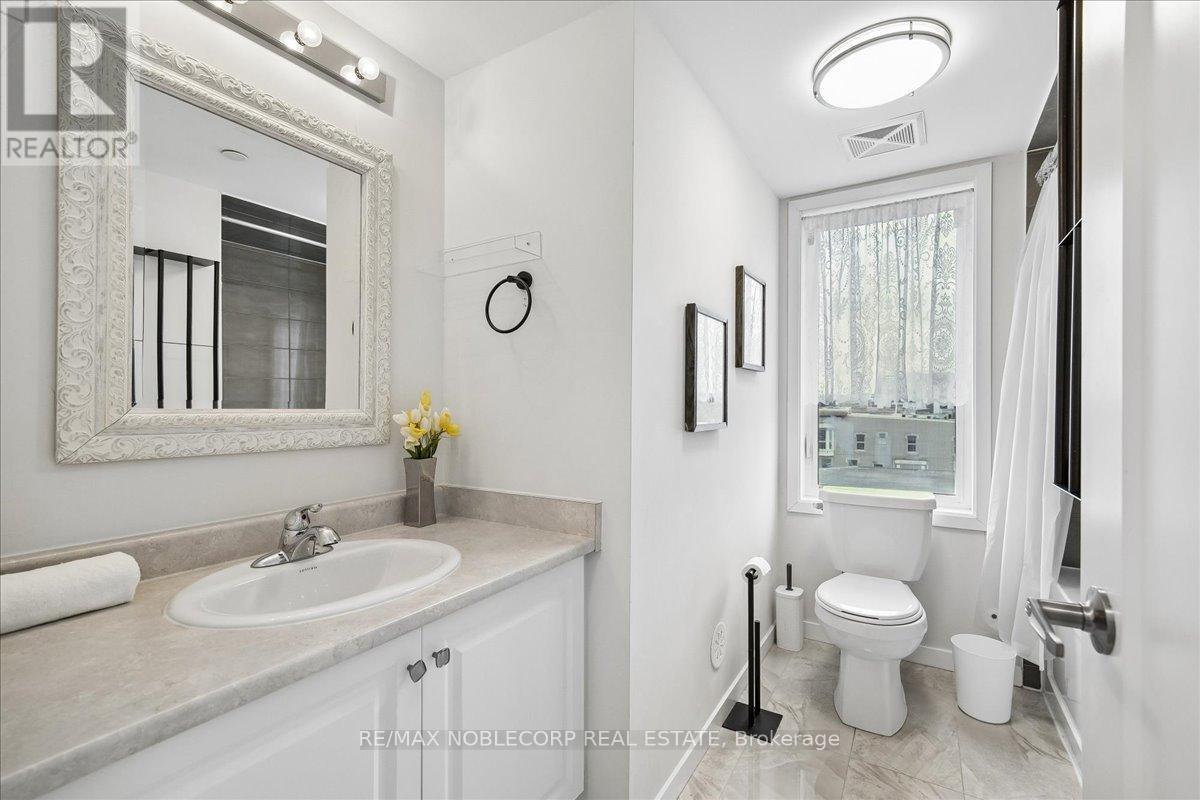 #116 600 ALEX GARDNER CIRCLE - 34