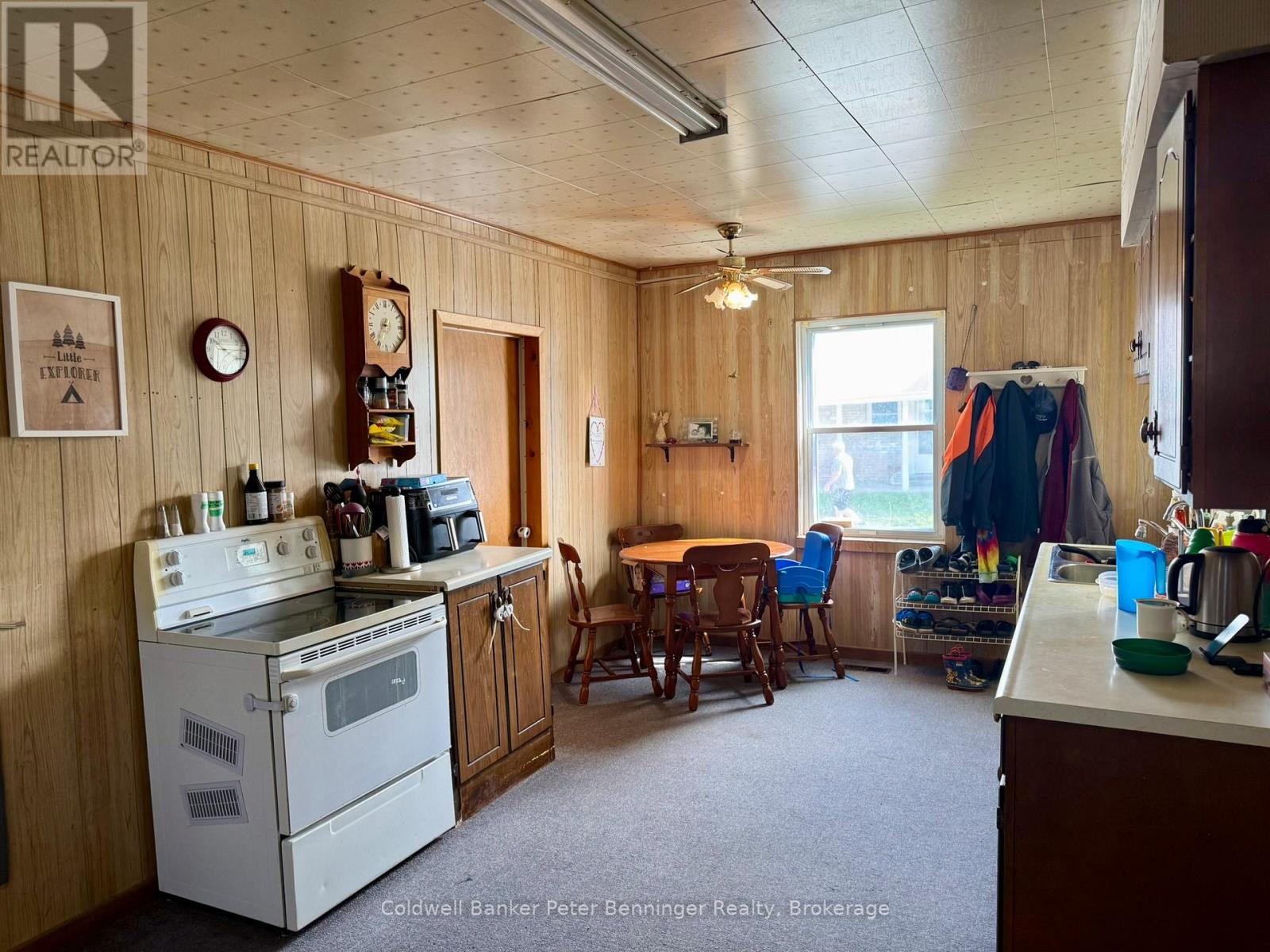 34 MCGIVERN STREET W - 7