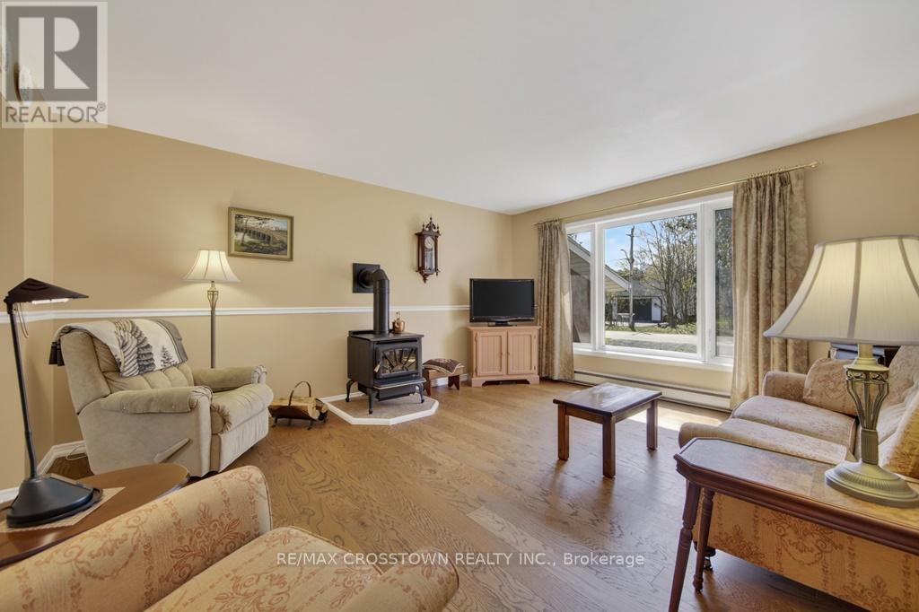 50 WITHALL GROVE - Image 3