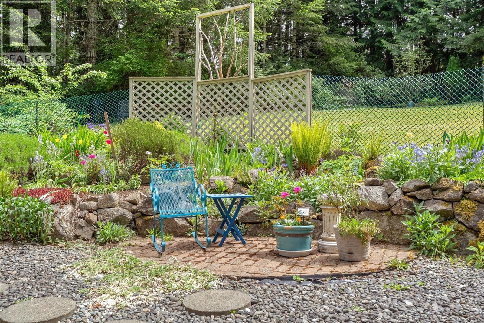 5729 East Sooke Rd - 30