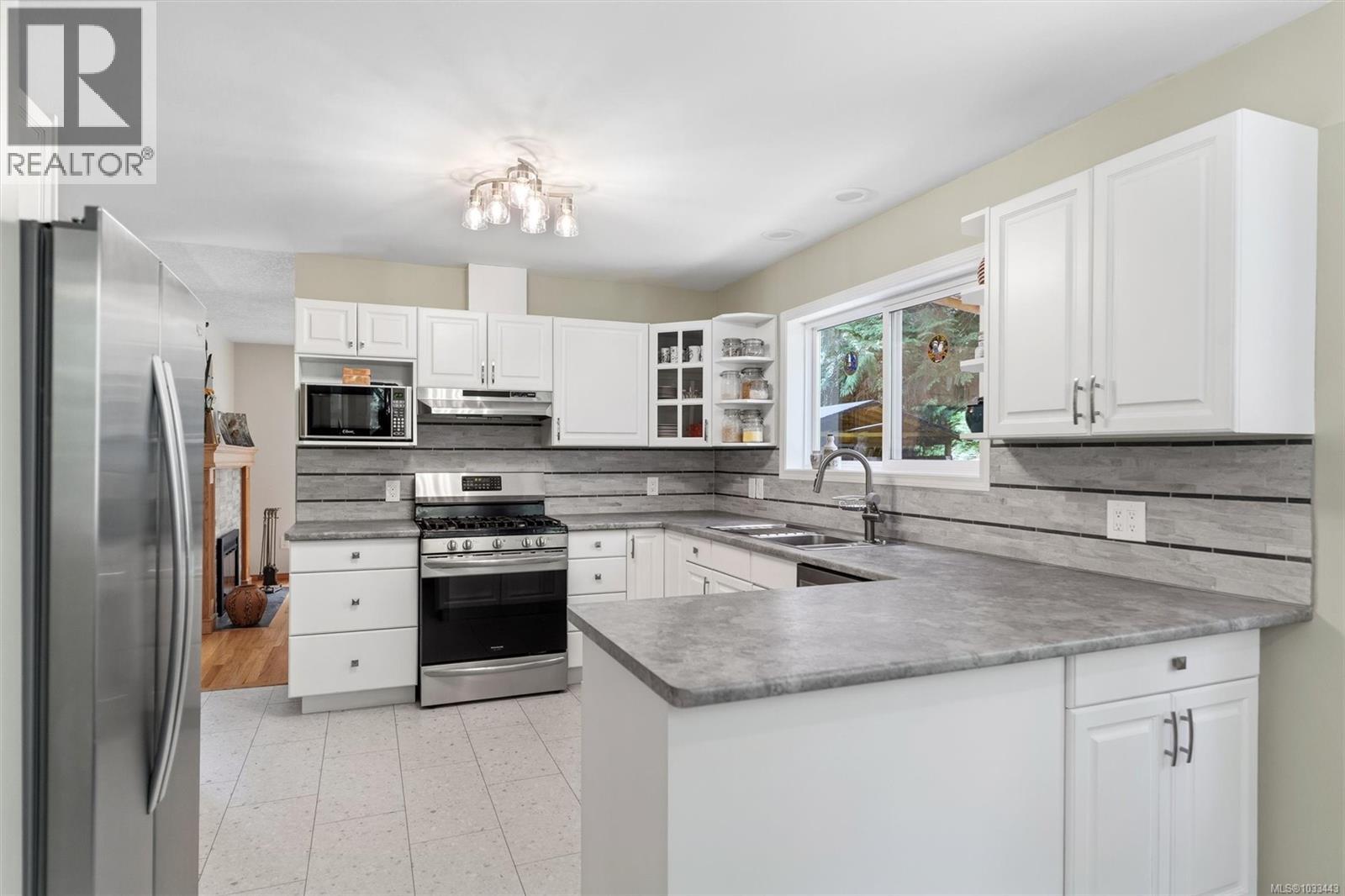 5729 East Sooke Rd - 8