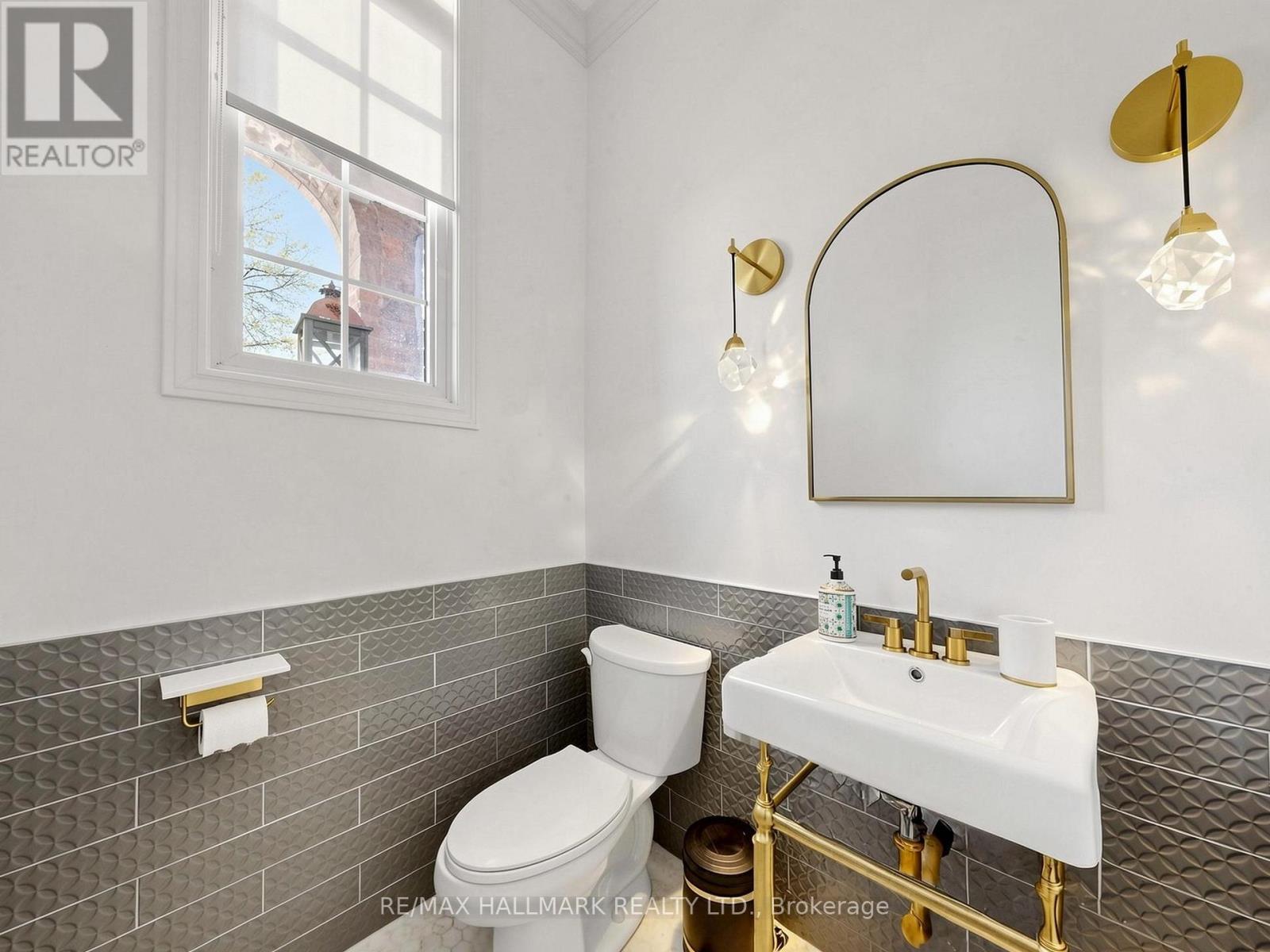 34 WILLOW TREE STREET - 11