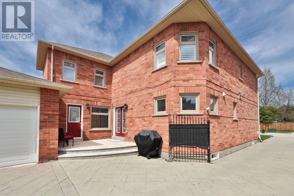 200 LEXINGTON ROAD - 33