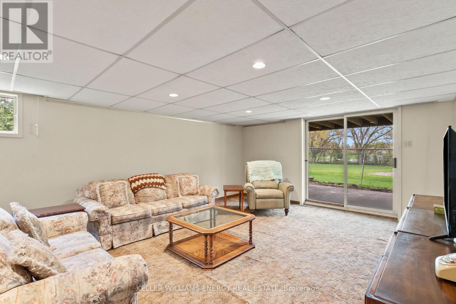 365 HUMEWOOD AVENUE - 23