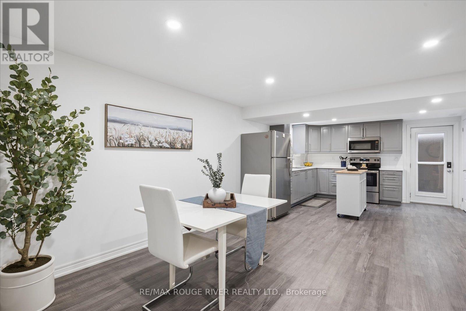 137 PRINGLE DRIVE - 32