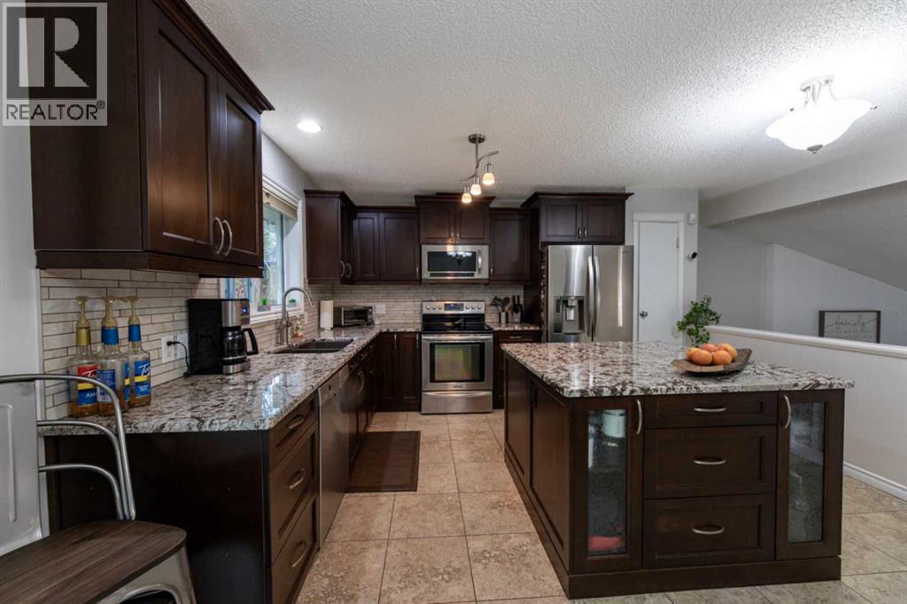 150 Maligne Drive — photo 9