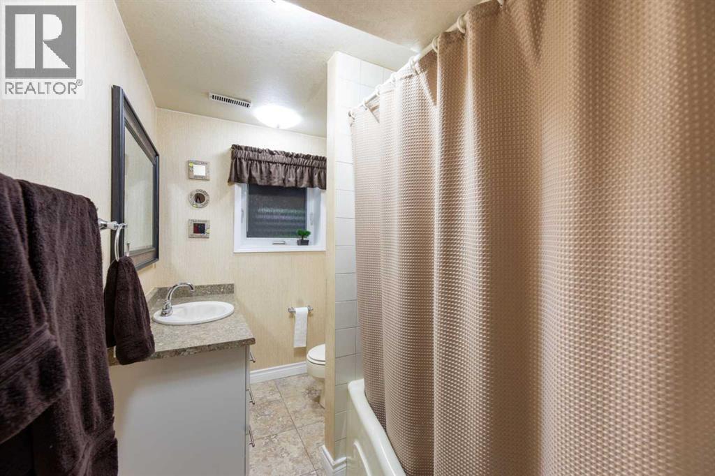 150 Maligne Drive — photo 25
