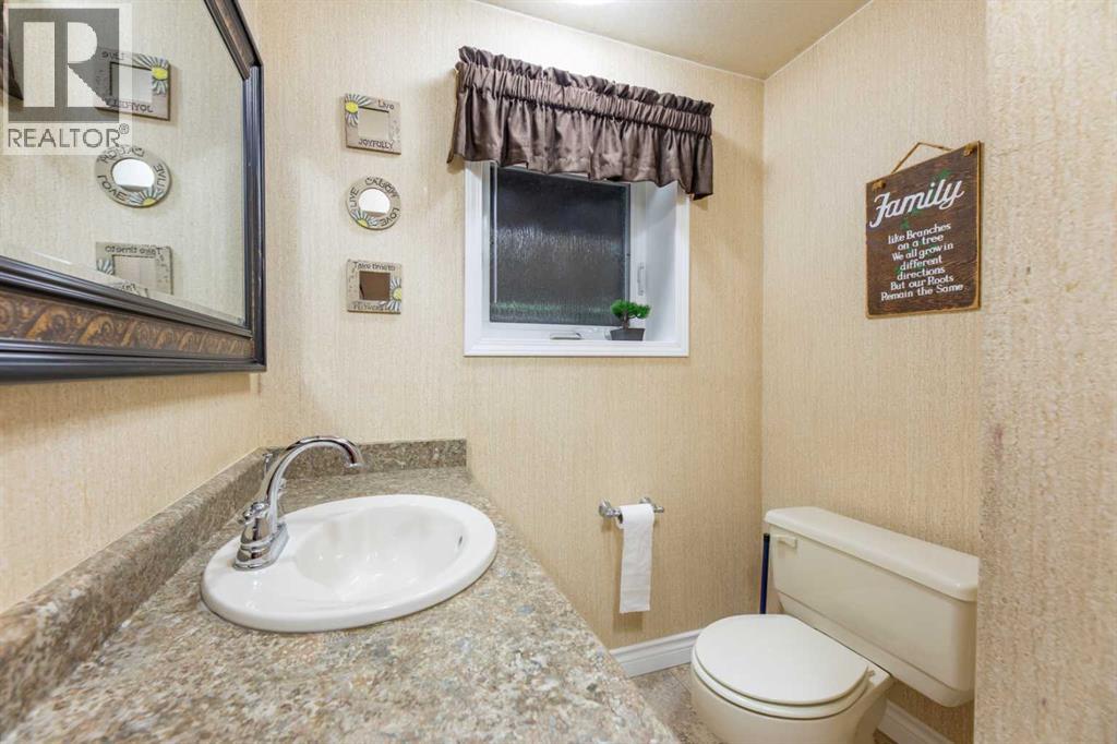 150 Maligne Drive — photo 26