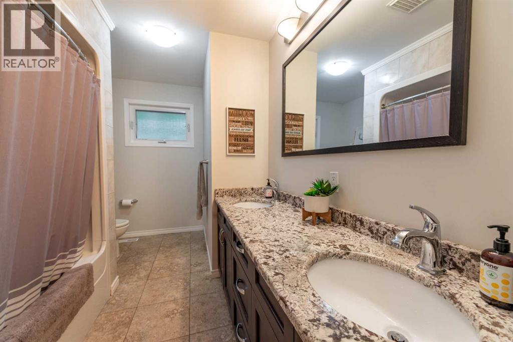 150 Maligne Drive — photo 20