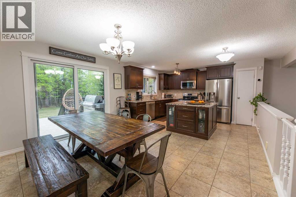 150 Maligne Drive — photo 6