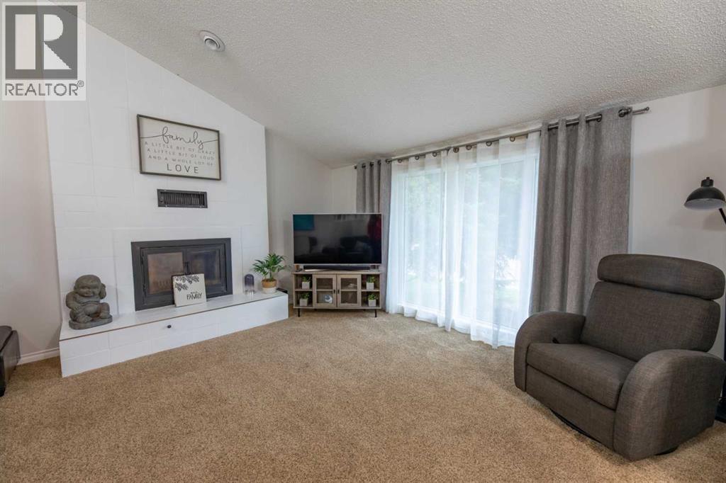 150 Maligne Drive - photo 3
