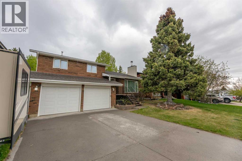 150 Maligne Drive — photo 40