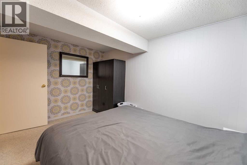 150 Maligne Drive — photo 28