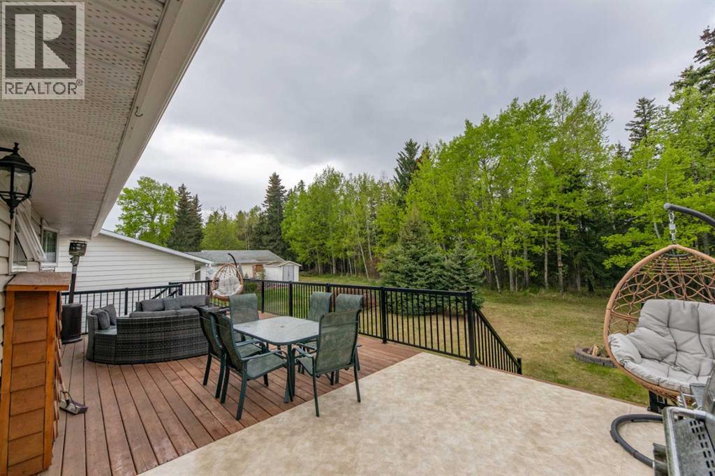 150 Maligne Drive — photo 34