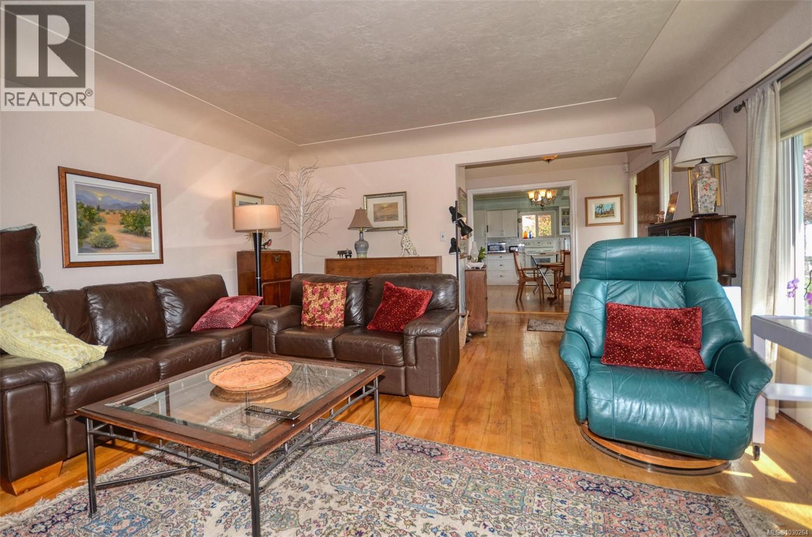 2774 Kingswood Rd, Langford