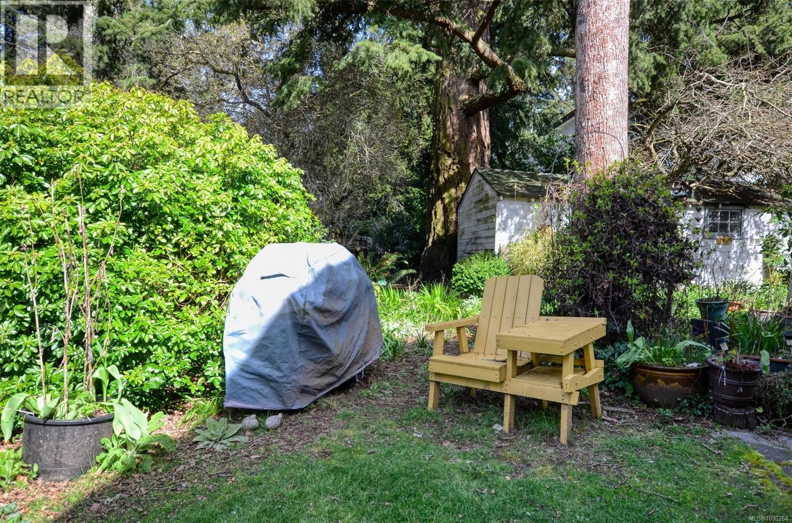 2774 Kingswood Rd, Langford