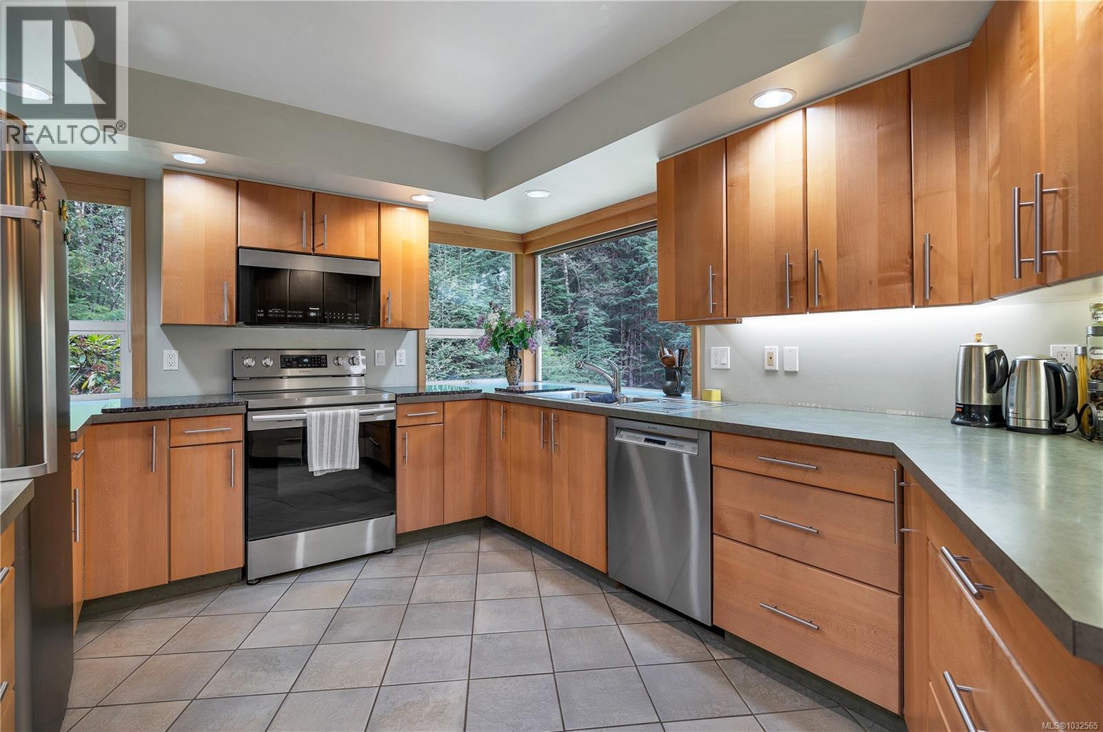 4901 Argonaut Rd, Campbell River