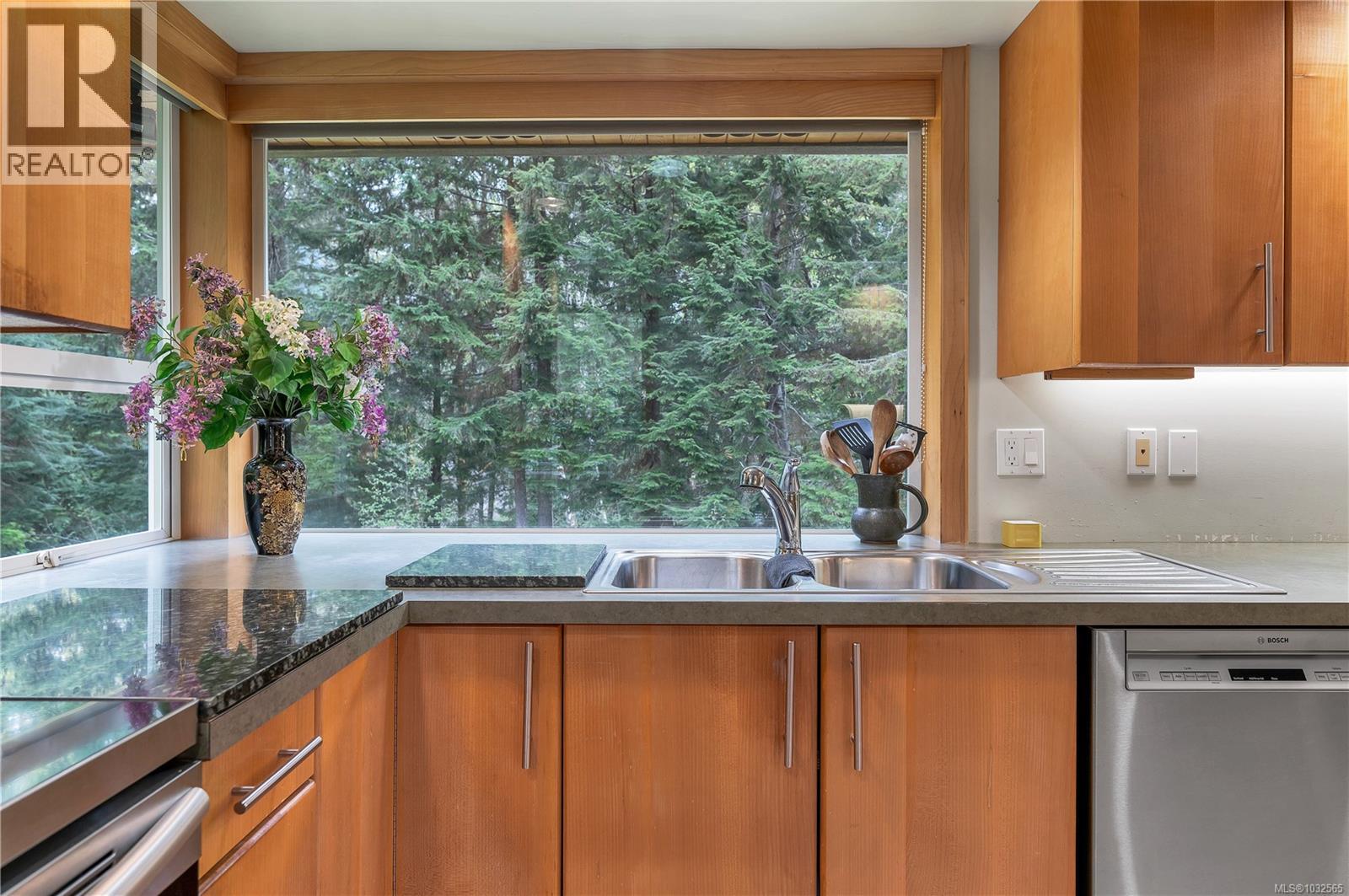 4901 Argonaut Rd, Campbell River