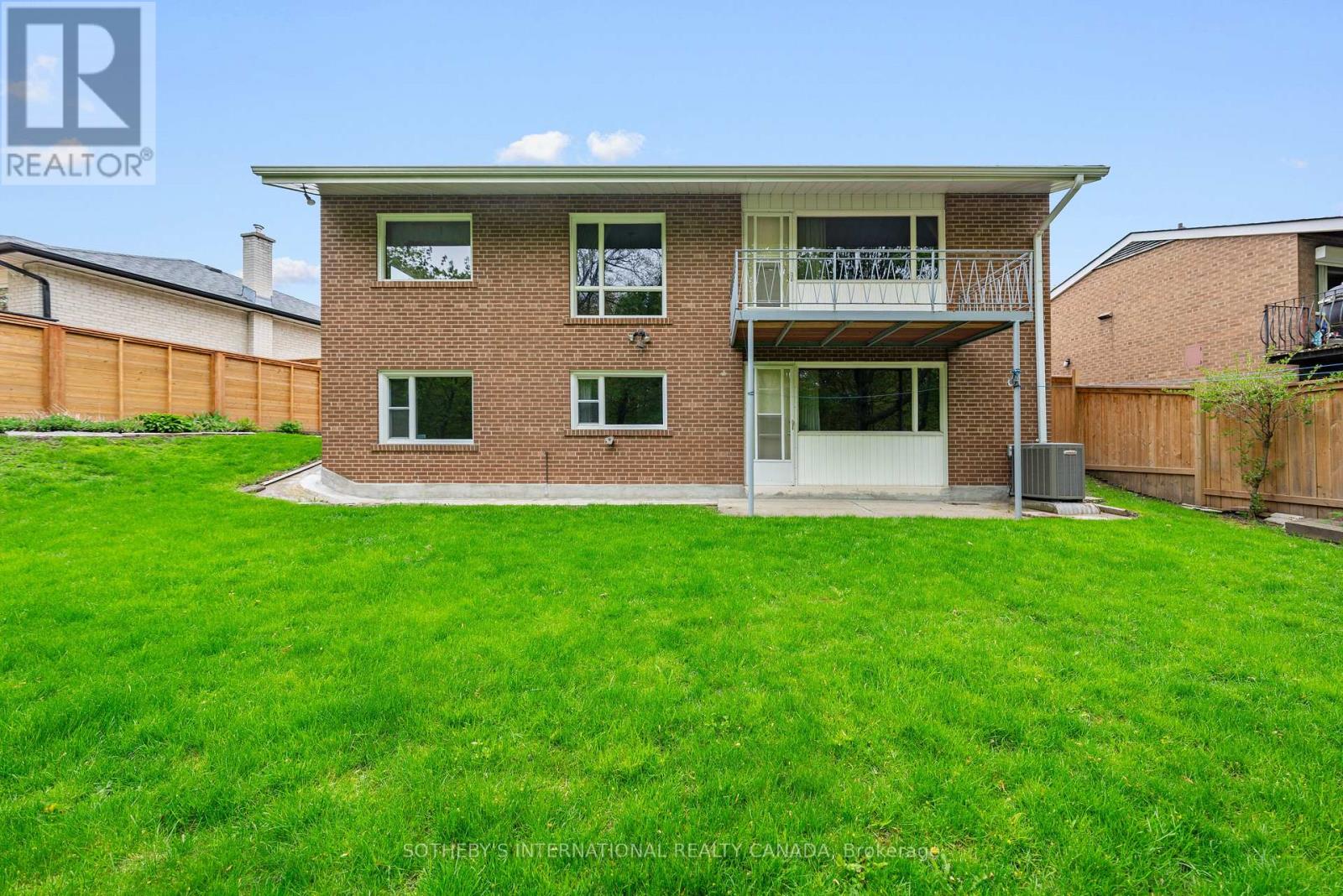 15 SAXONY CRESCENT - 37