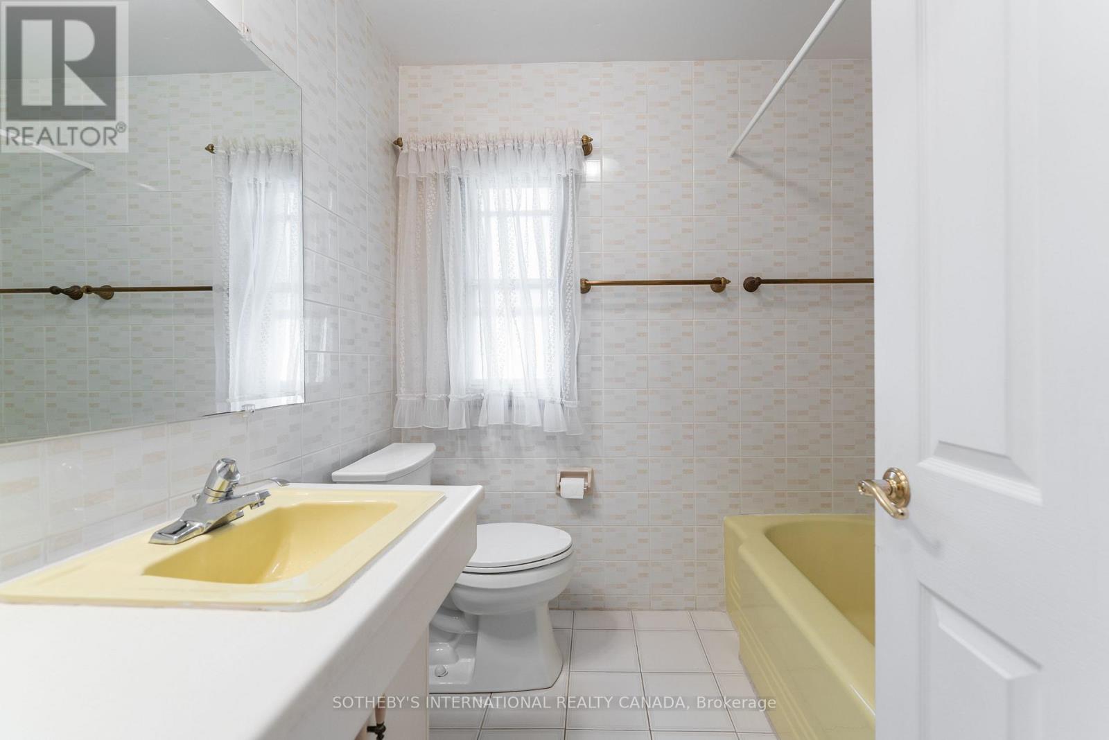 15 SAXONY CRESCENT - 20