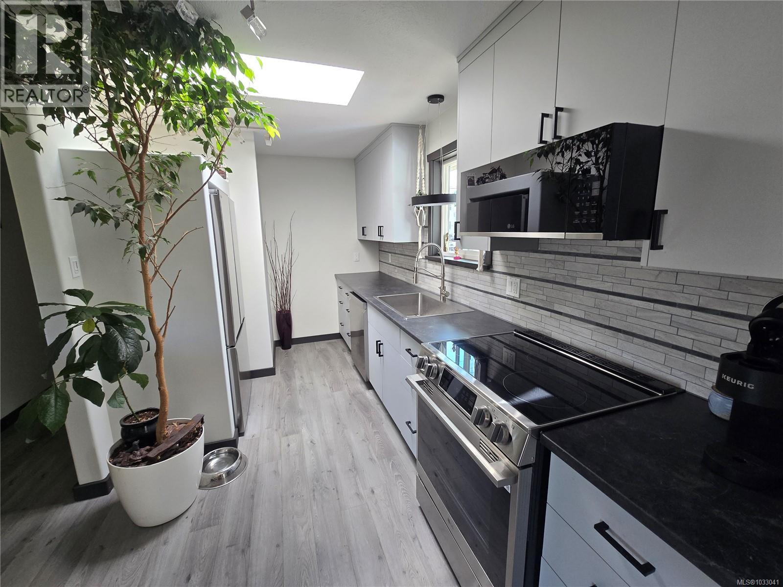 97 Mitchell Rd, Courtenay