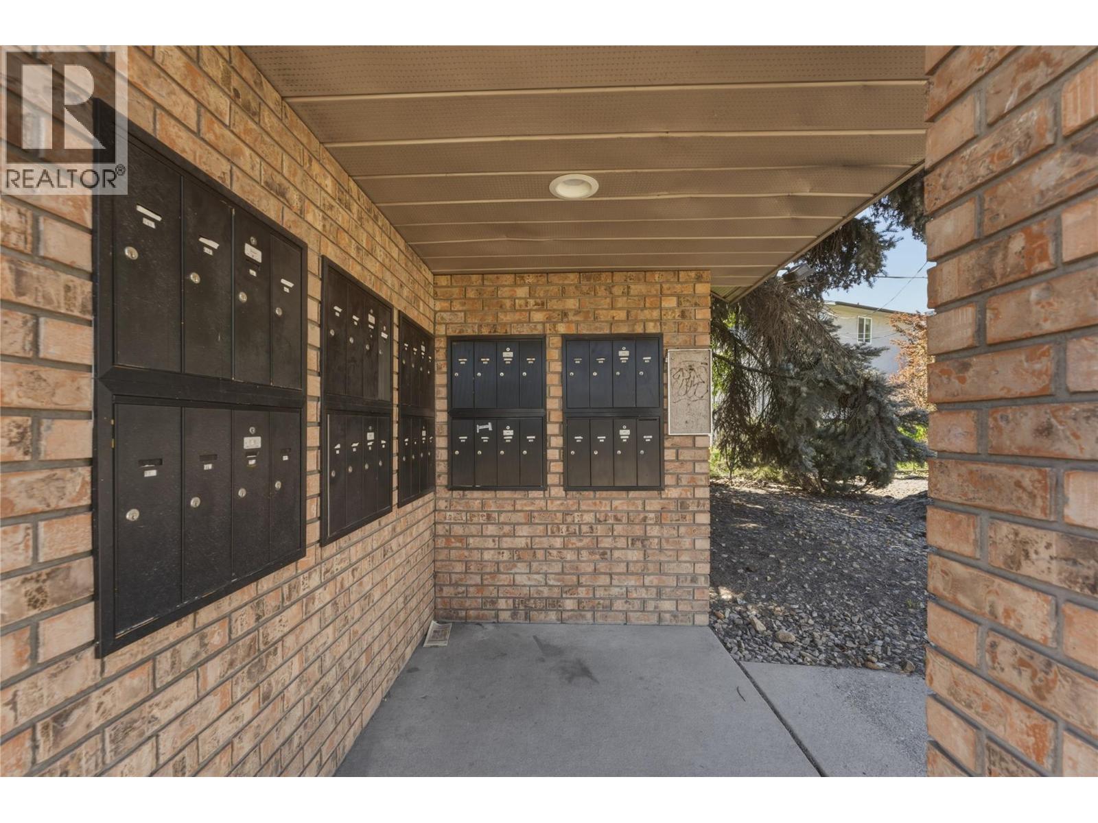 #105 4202 Alexis Park Drive - 32