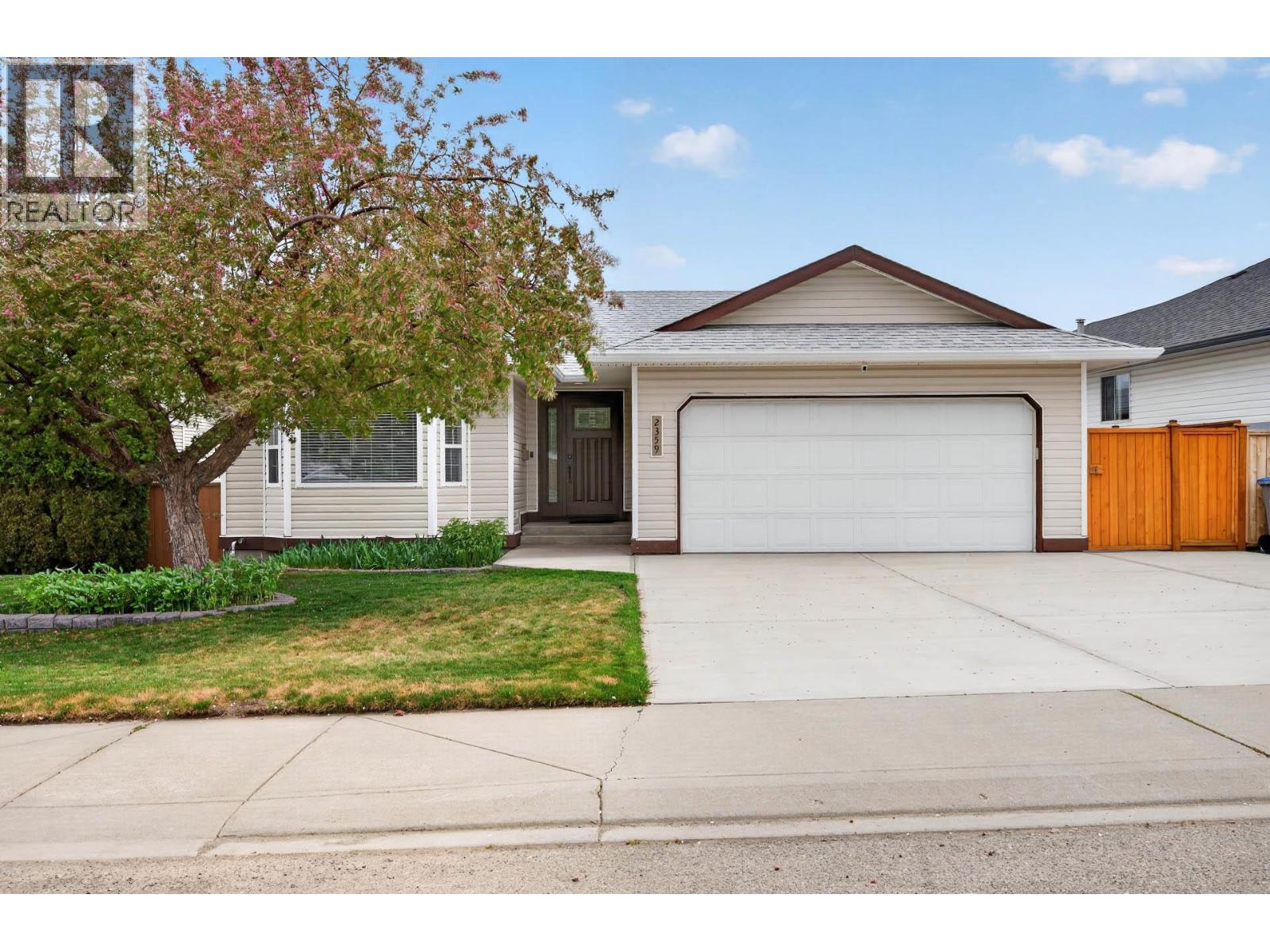2359 Whitburn Crescent - 1