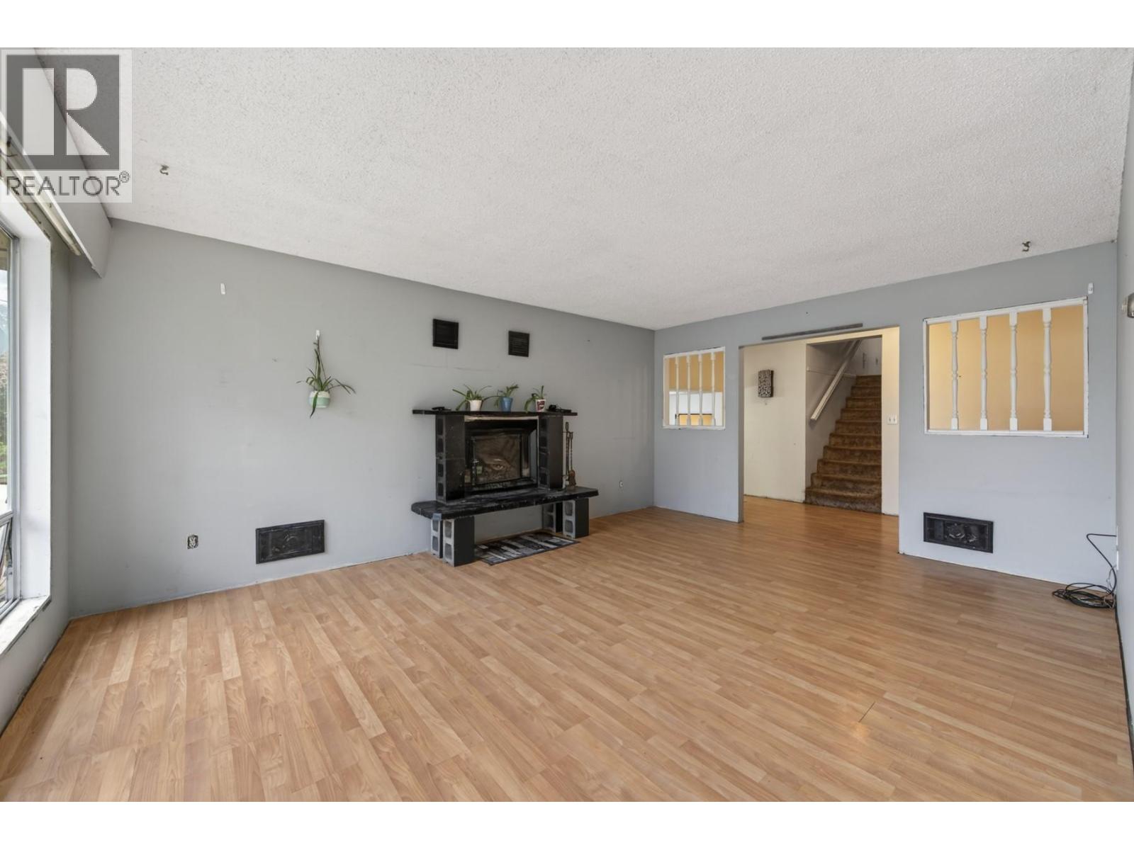 376 Hollywood Crescent, Lillooet