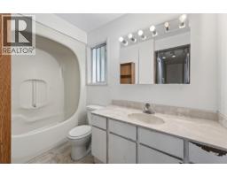 376 Hollywood Crescent, Lillooet, BC V0K1V0 Photo 21