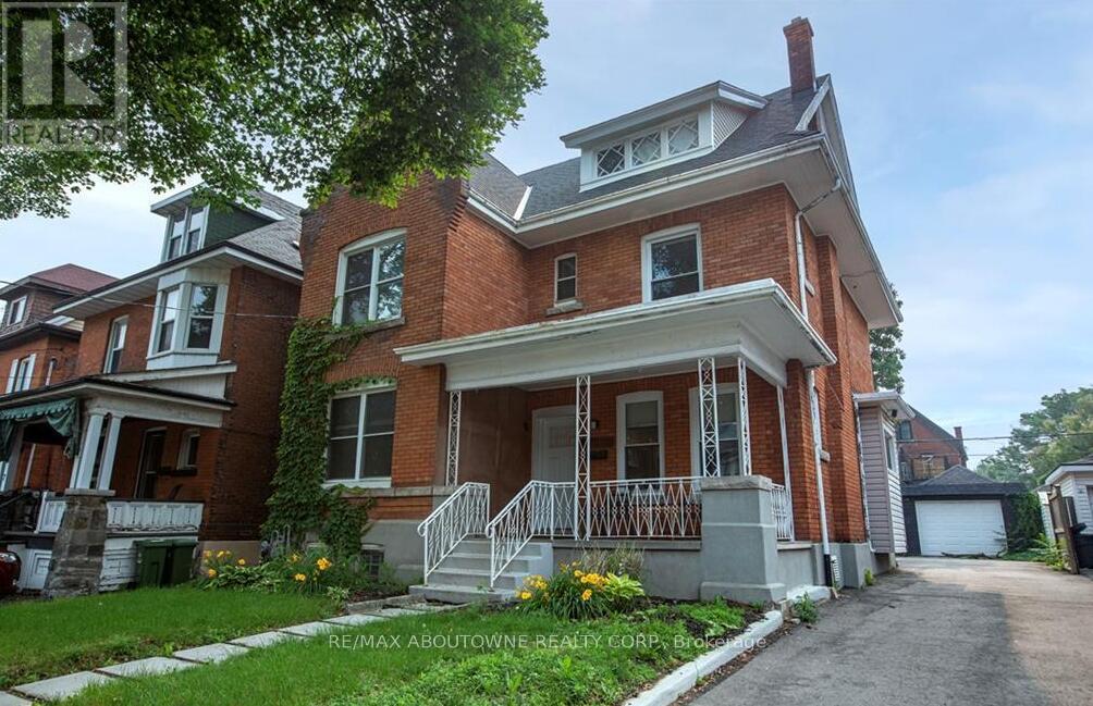 49 FAIRLEIGH AVENUE S - 1