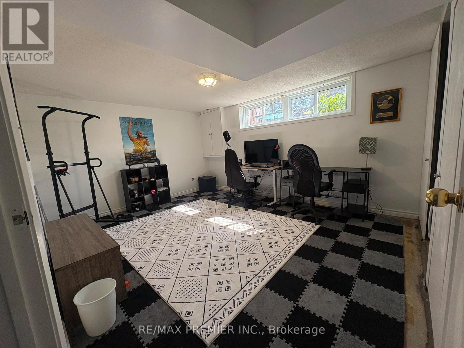 #25 450 POND MILLS ROAD - 26