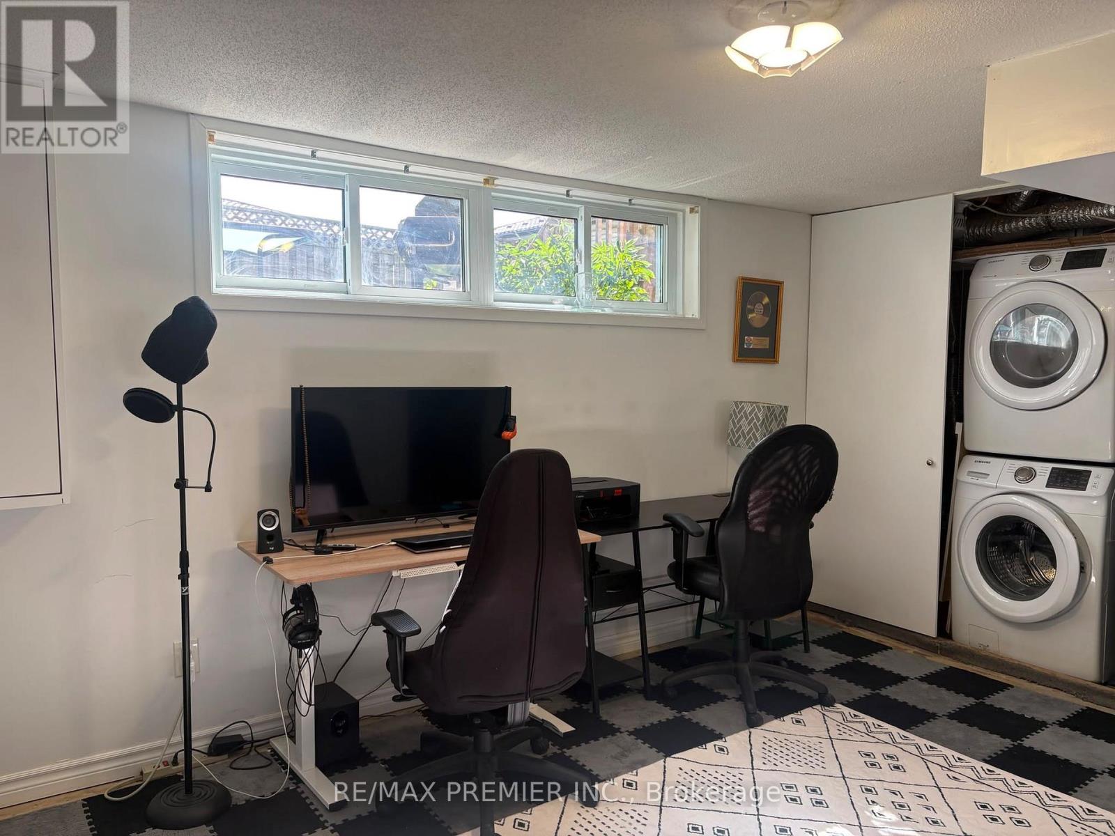 #25 450 POND MILLS ROAD - 28