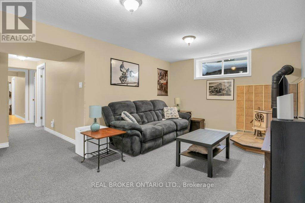 13 BURLWOOD DRIVE - 28