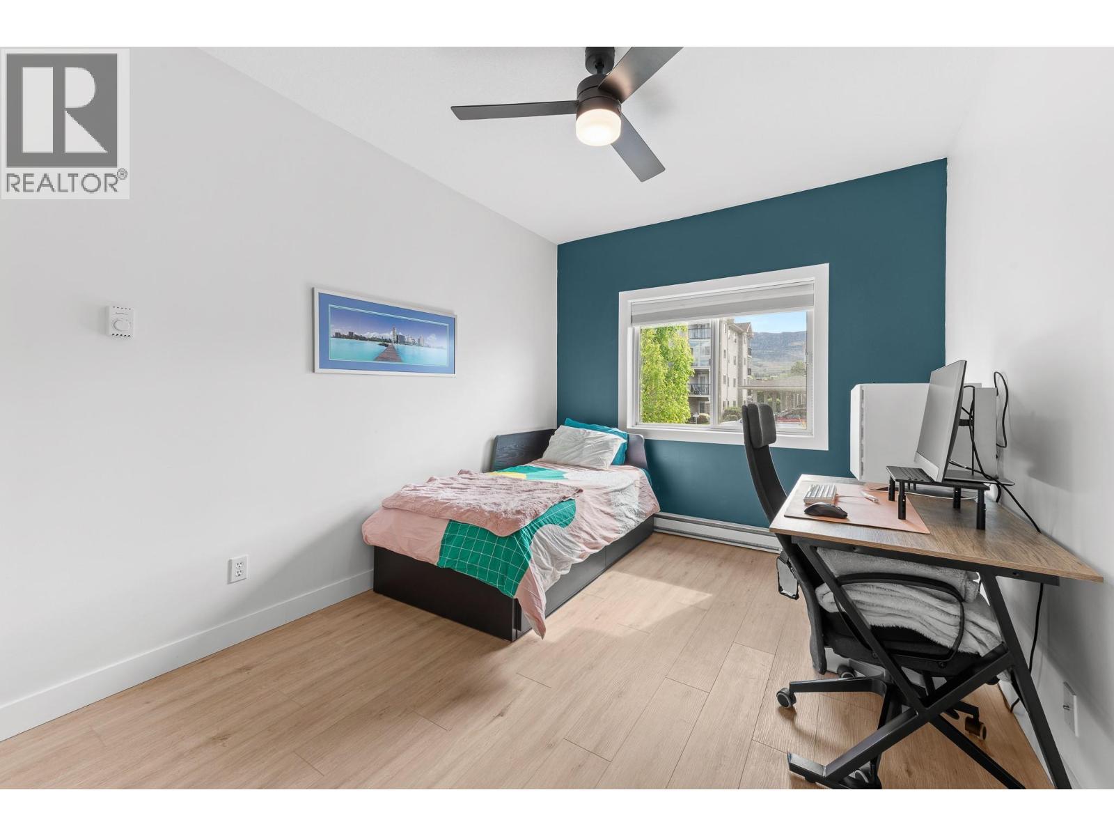 #315 255 Aurora Crescent - 21