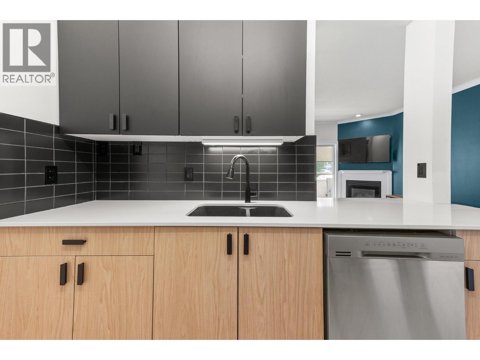 #315 255 Aurora Crescent - 6