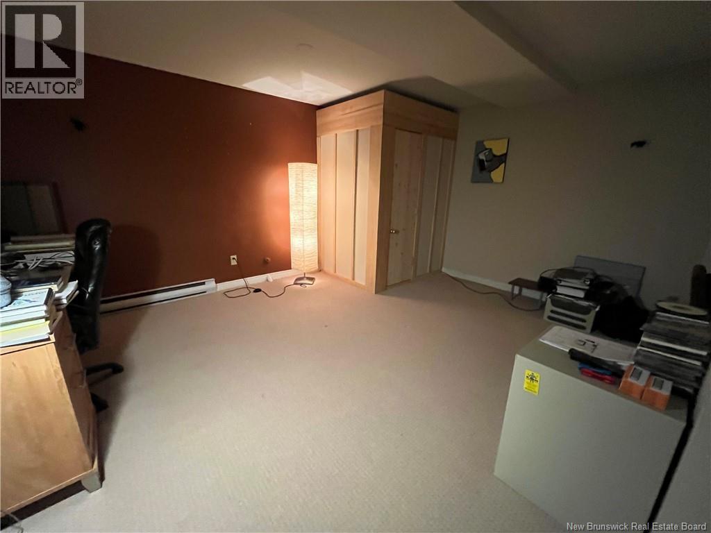 20 Linden Crescent - 43