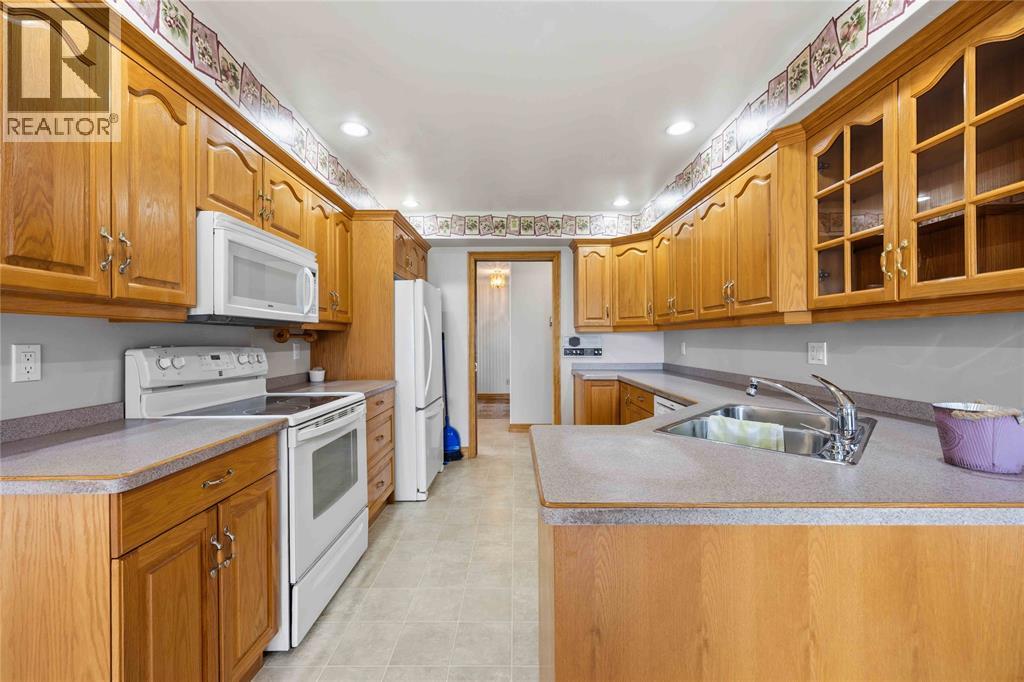 2088 LAKESHORE ROAD - 15