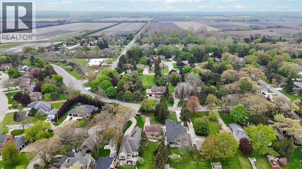 2088 LAKESHORE ROAD - 48