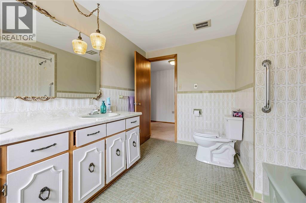 2088 LAKESHORE ROAD - 26
