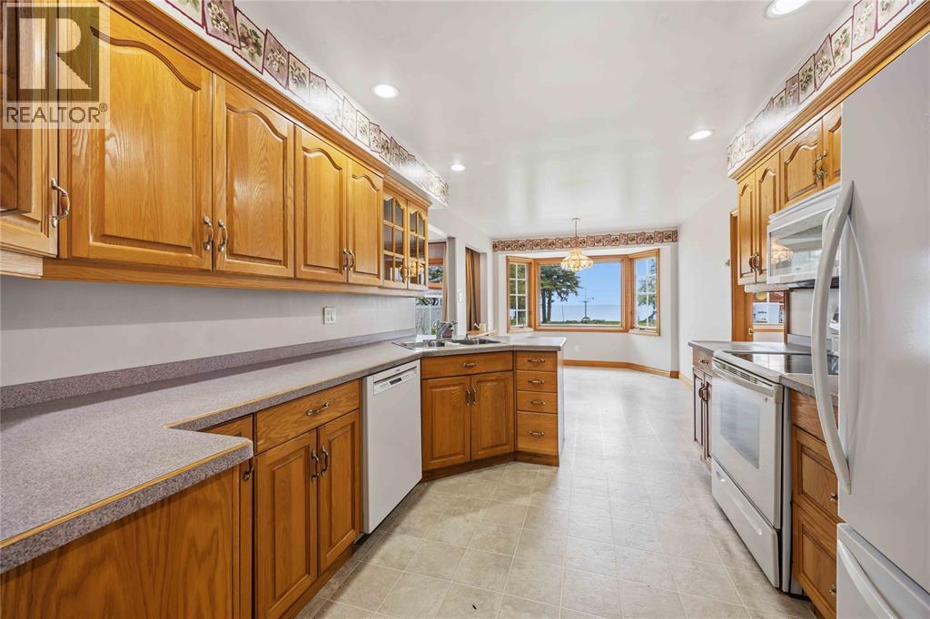 2088 LAKESHORE ROAD - 18