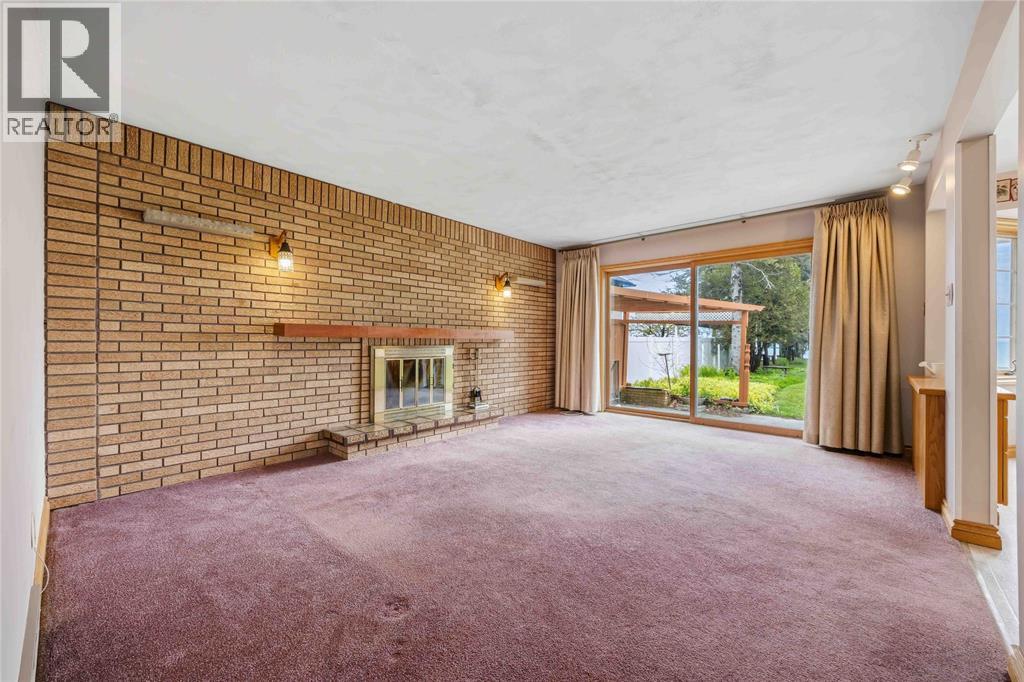 2088 LAKESHORE ROAD - 20