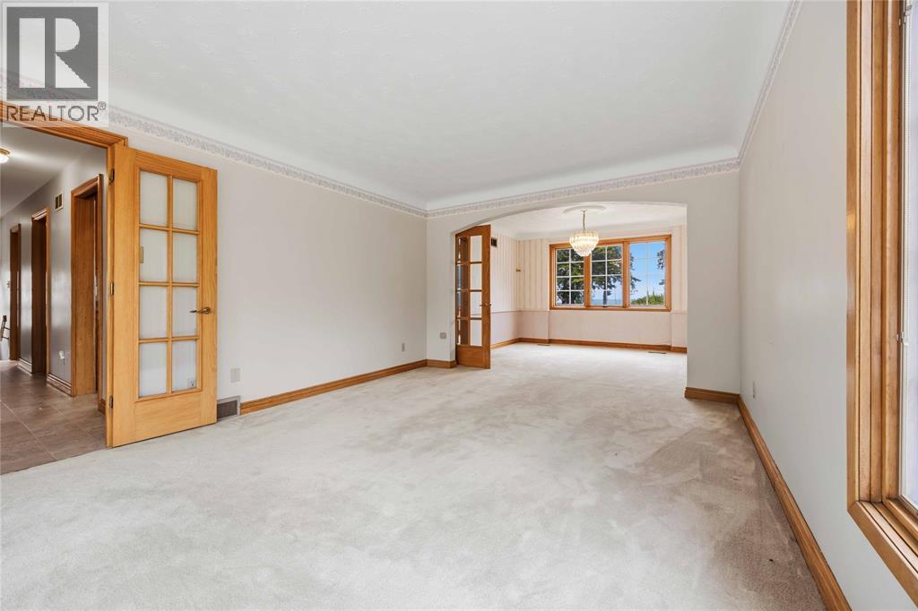 2088 LAKESHORE ROAD - 10