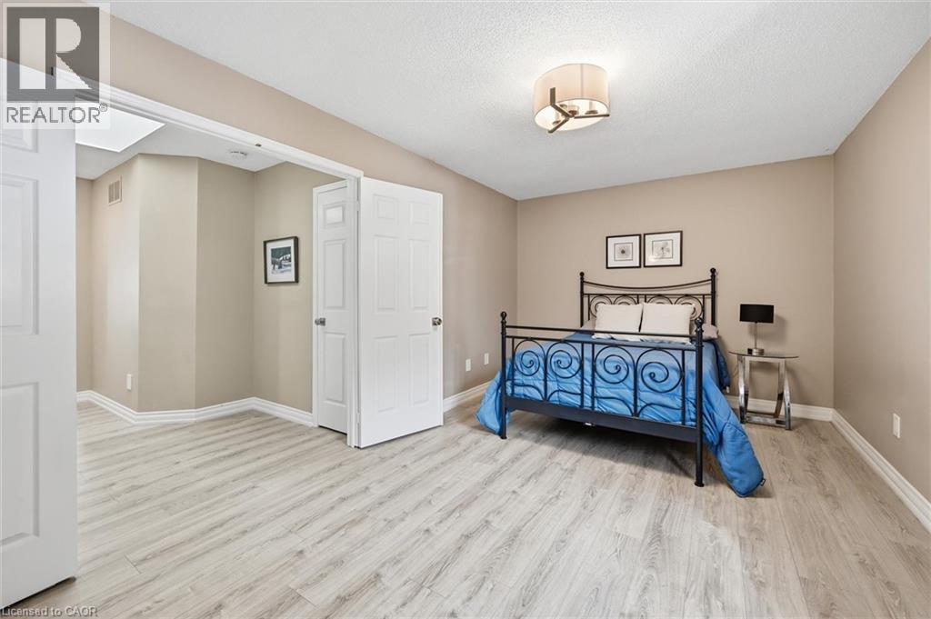 #38 5255 LAKESHORE Road - 28