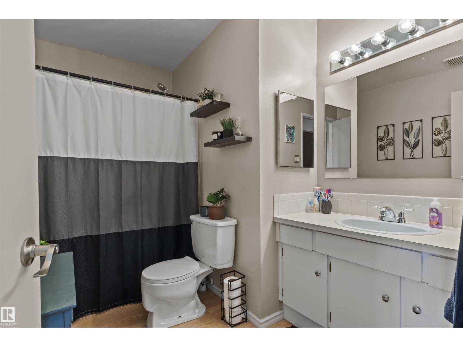 #6 3803 76 ST NW - 11