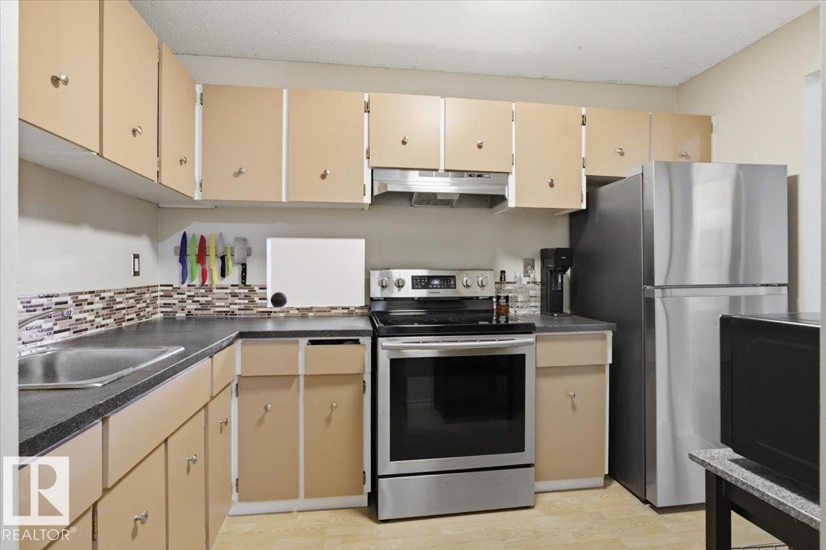 #6 3803 76 ST NW - 5