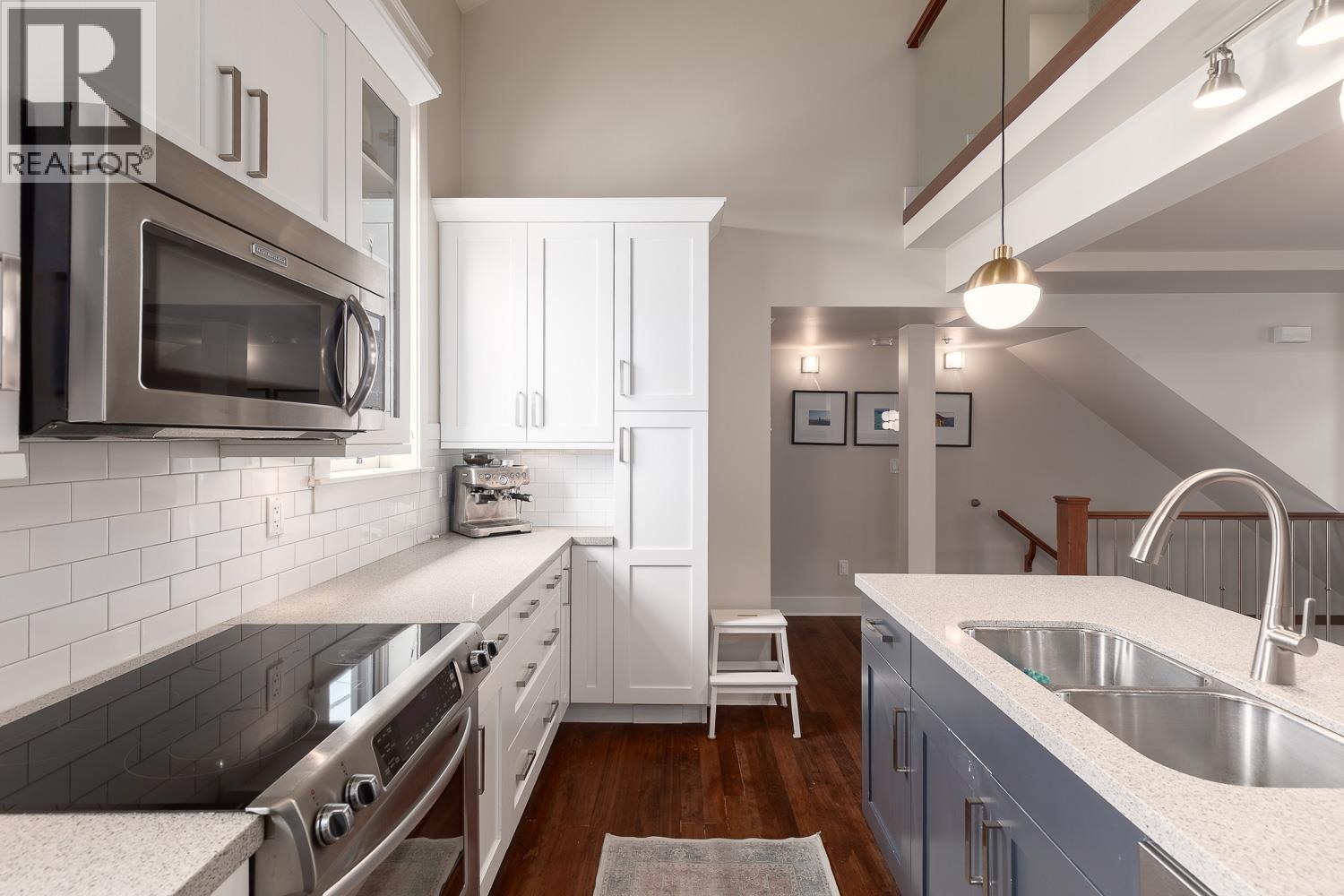 1077 SALSBURY DRIVE, Vancouver